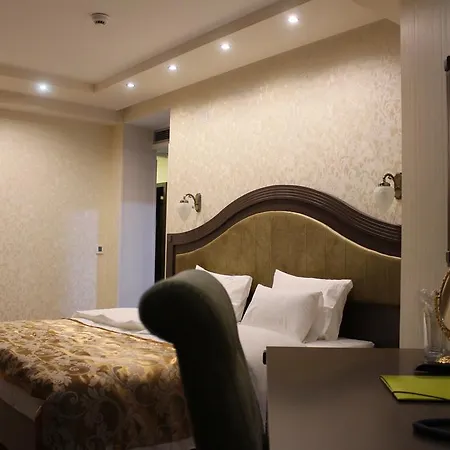 Palace 4*