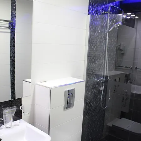 城市宫殿酒店 4* 奥赫里德